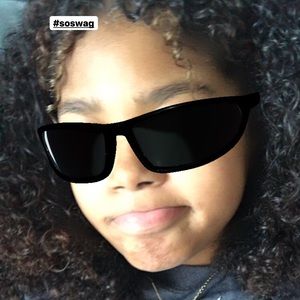 Meet your Posher, Joelys